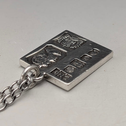 1977年 英国 純銀製 ジュビリーインゴットペンダント14g ネックレス付 DNG